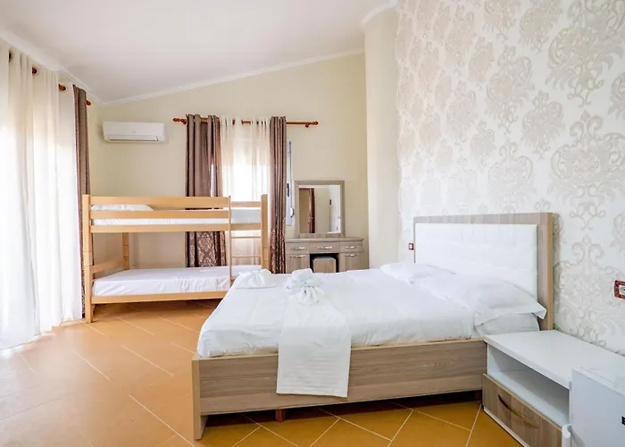 Briel Hotel Golem (Tirana)