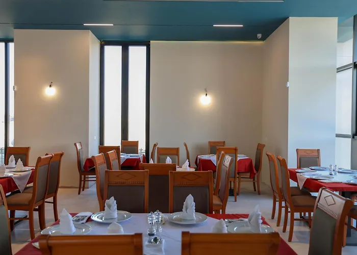 Briel 3* Golem (Tirana)