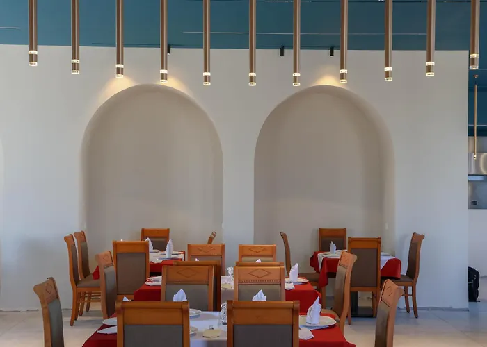 Briel Hotel Golem (Tirana)