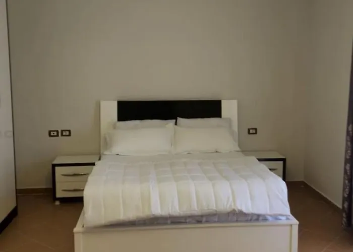 Briel Hotel Golem (Tirana)