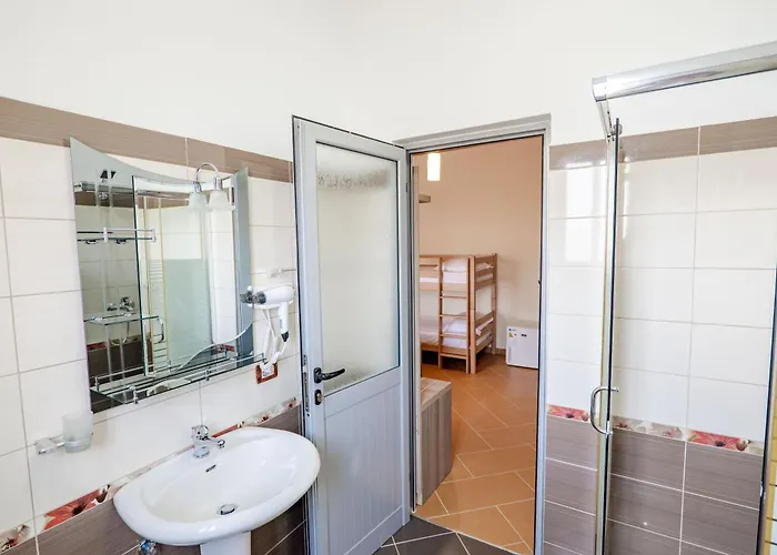 Briel 3* Golem (Tirana)